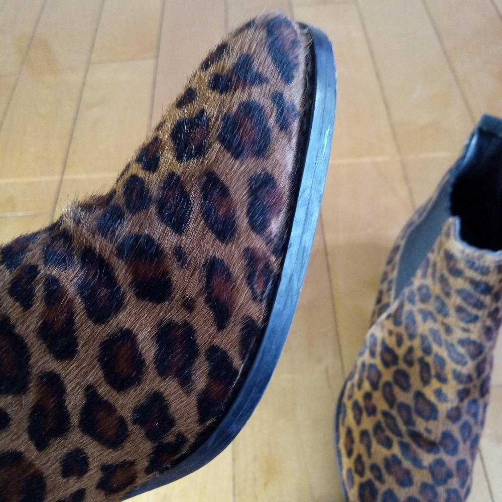 Kenneth Cole Russie Horse hair ankle booties in cheetah print women's size 7 - Picture 14 of 16